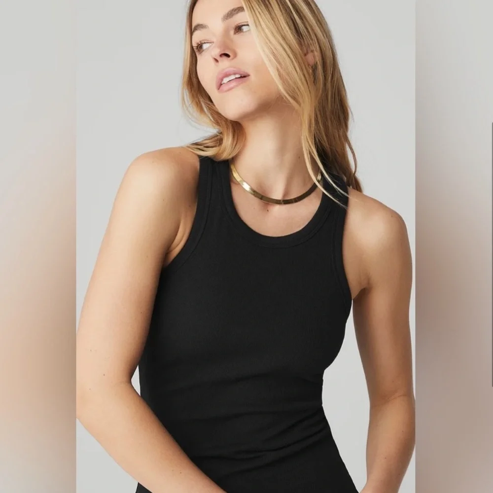 Alo black tank top